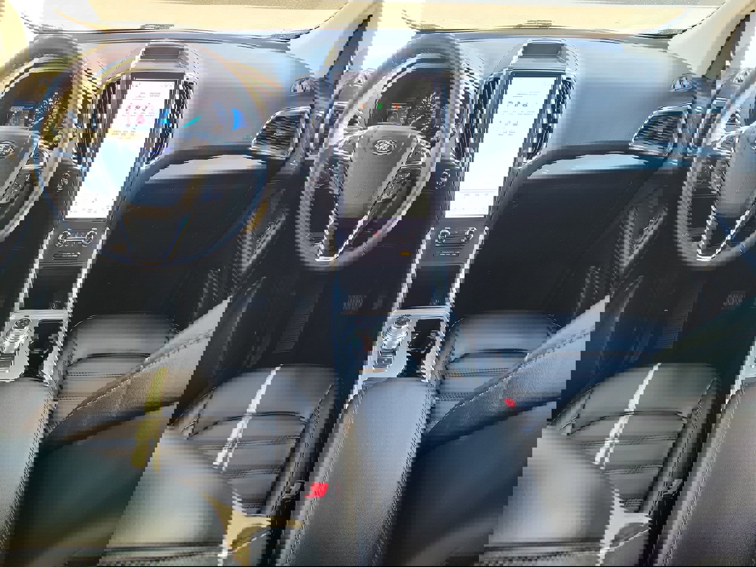 Used 2024 Ford Edge SEL w/ Convenience Package image 14