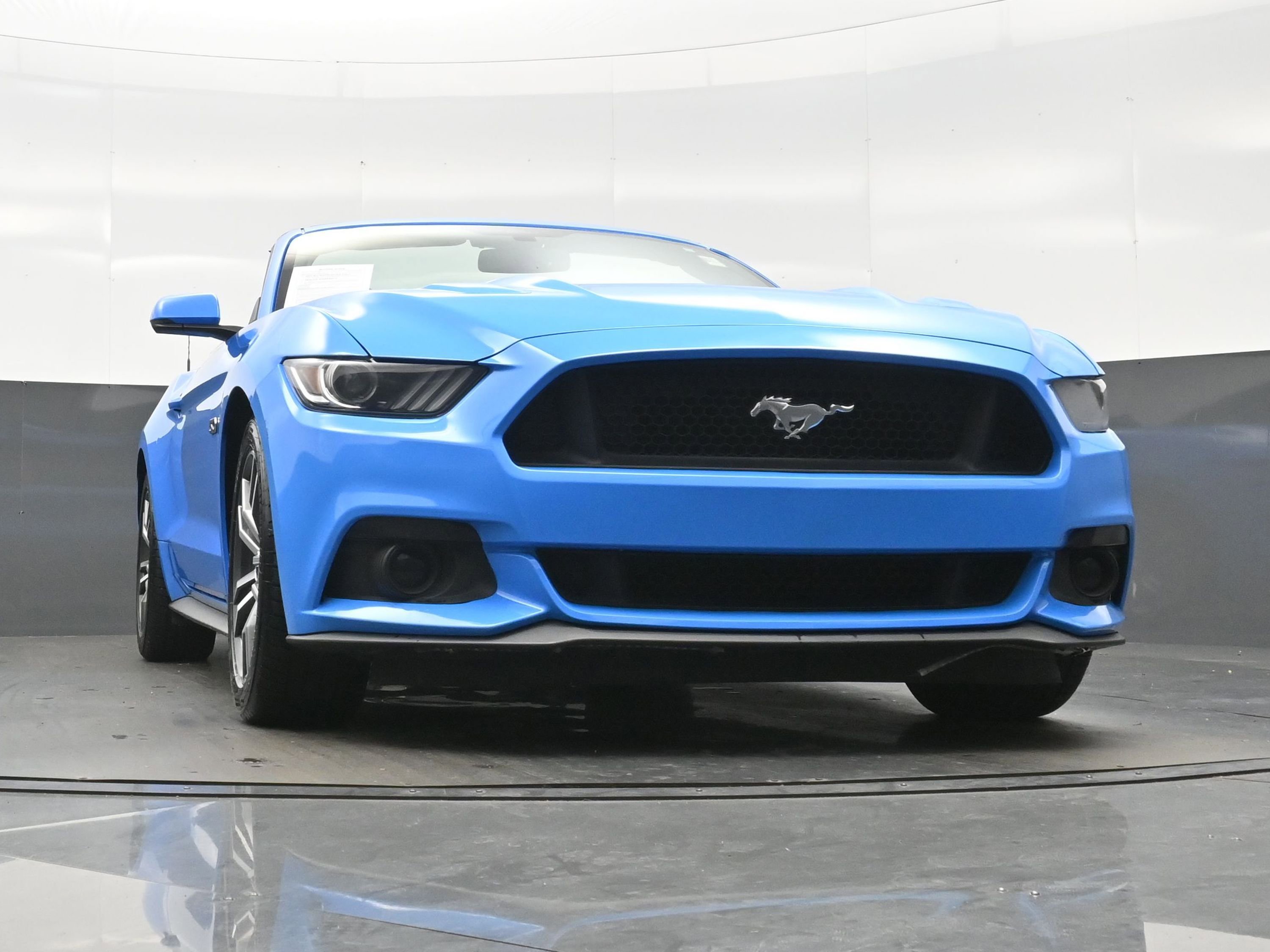 Used 2017 Ford Mustang GT Premium RWD image 30