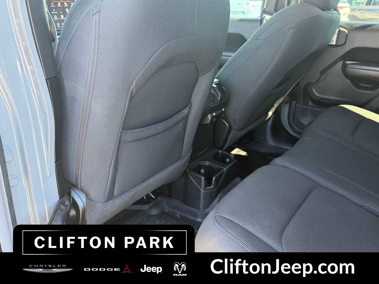 Used 2022 Jeep Wrangler Unlimited Sport image 12