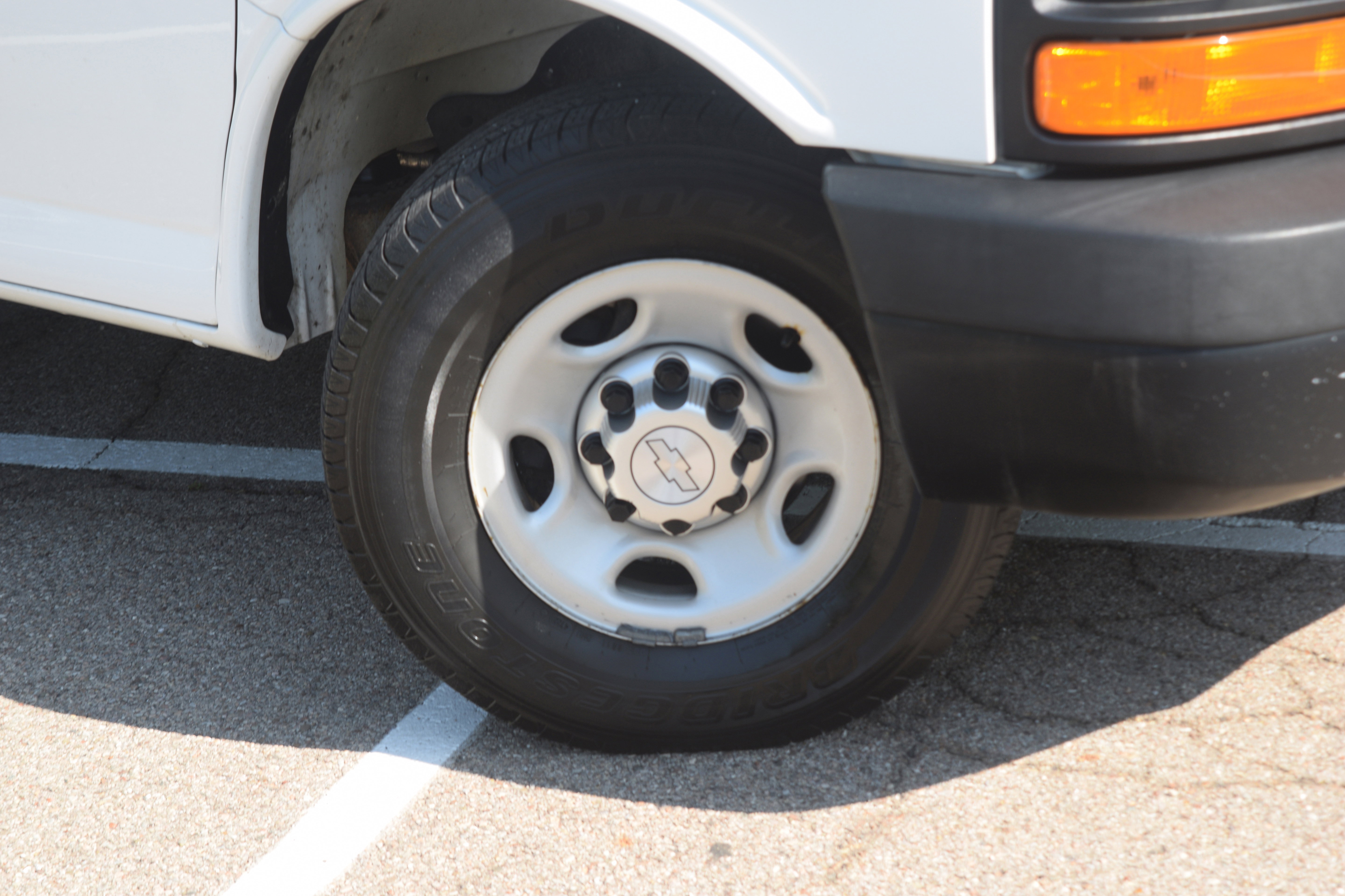 Used 2014 Chevrolet Express 3500 RWD image 19