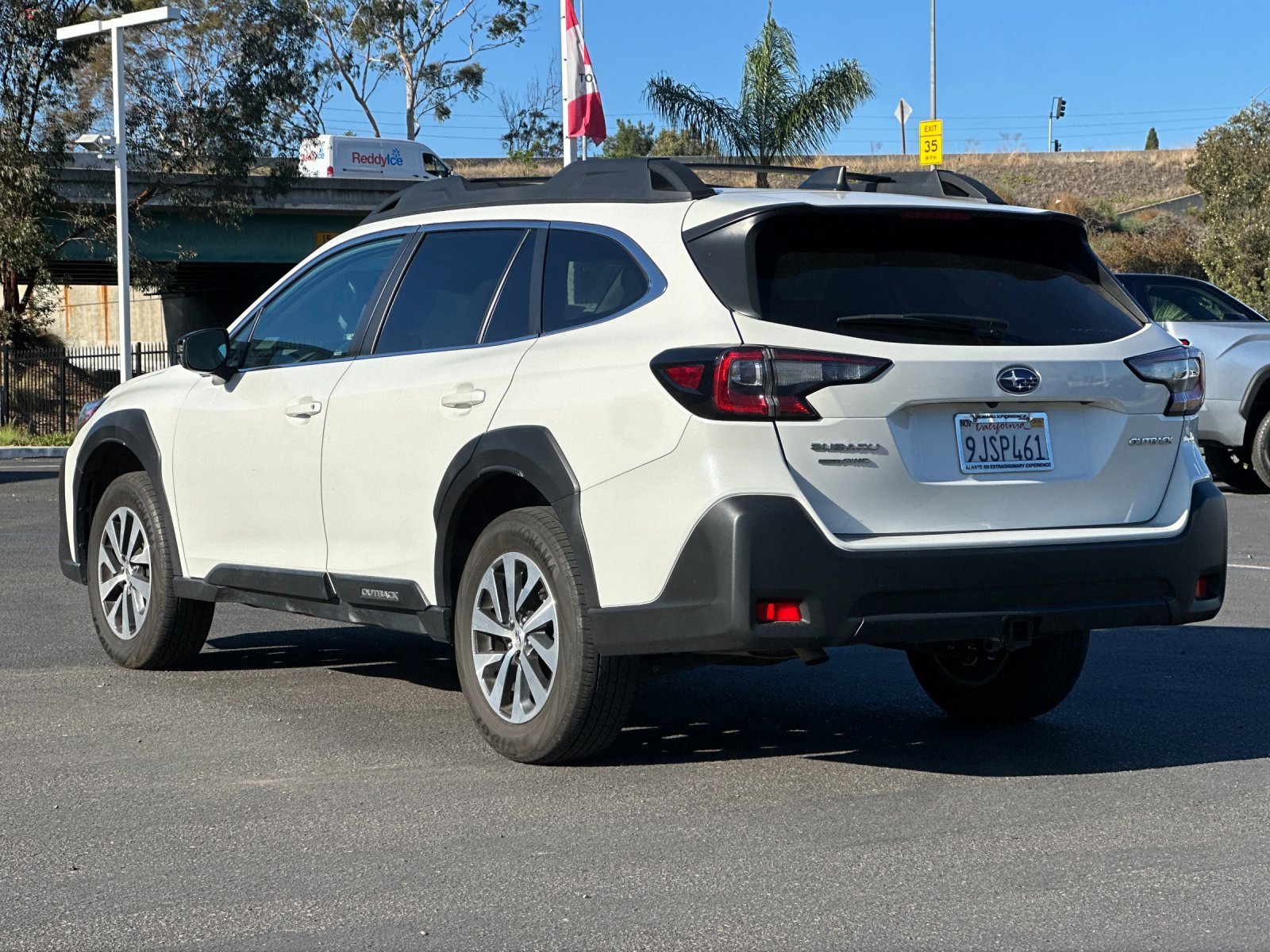 Used 2024 Subaru Outback Premium image 3