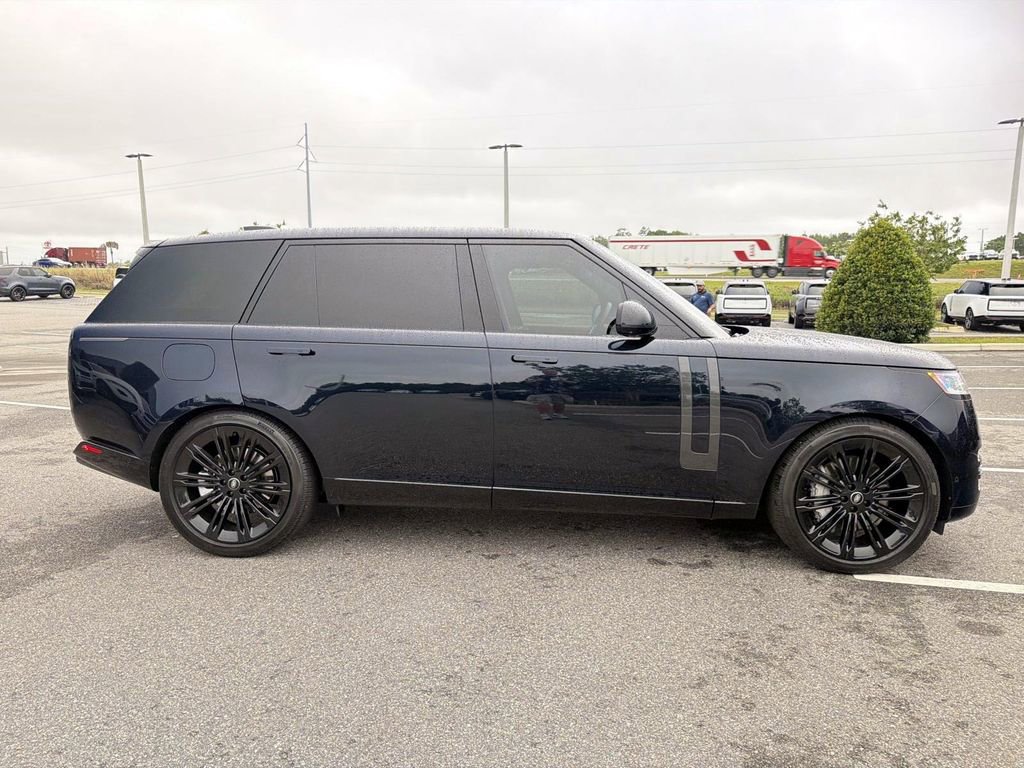New 2025 Land Rover Range Rover Long Wheelbase SE image 6