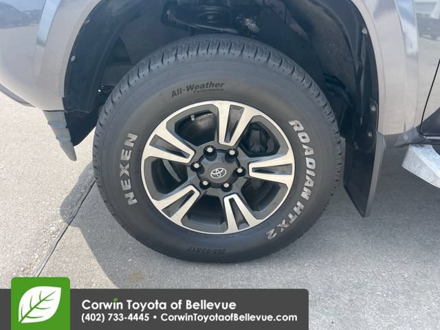 Used 2018 Toyota Tacoma TRD Sport AWD/4WD image 26