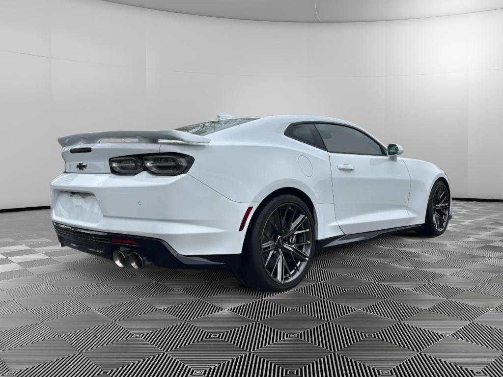 Used 2024 Chevrolet Camaro ZL1 RWD image 4
