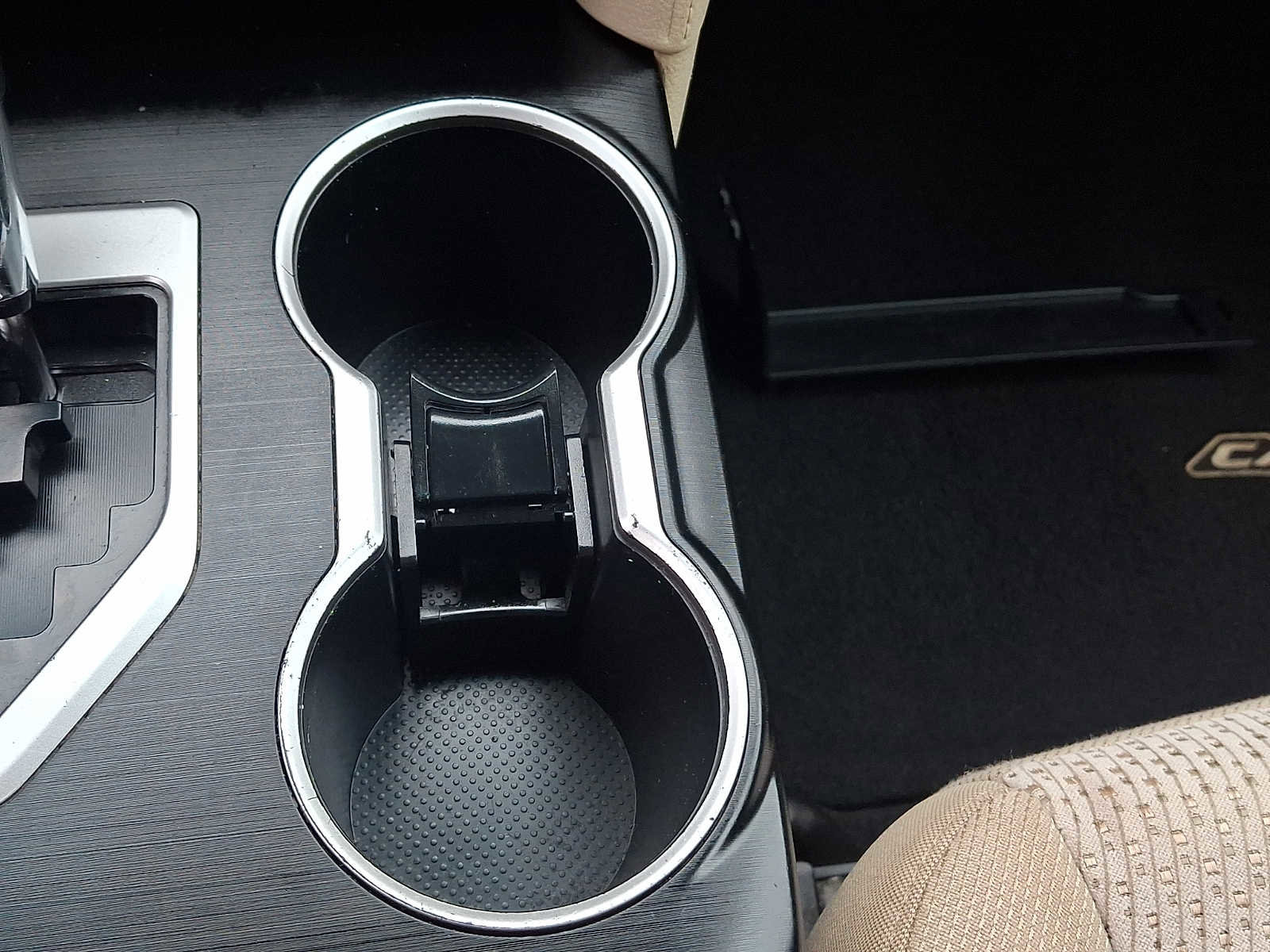 Used 2012 Toyota Camry L image 25