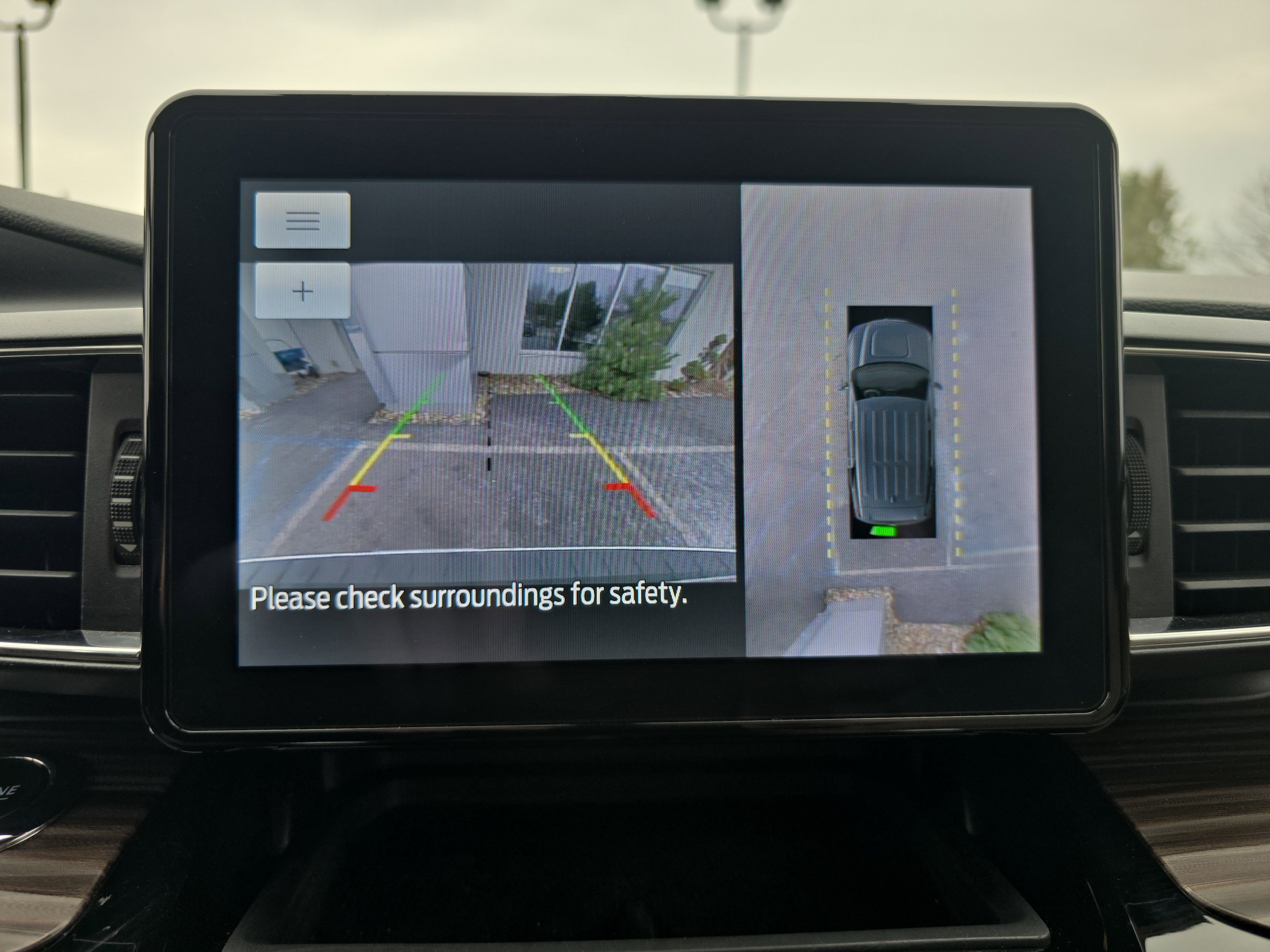 Used 2023 Ford Explorer Limited w/ Class IV Trailer Tow Package image 32