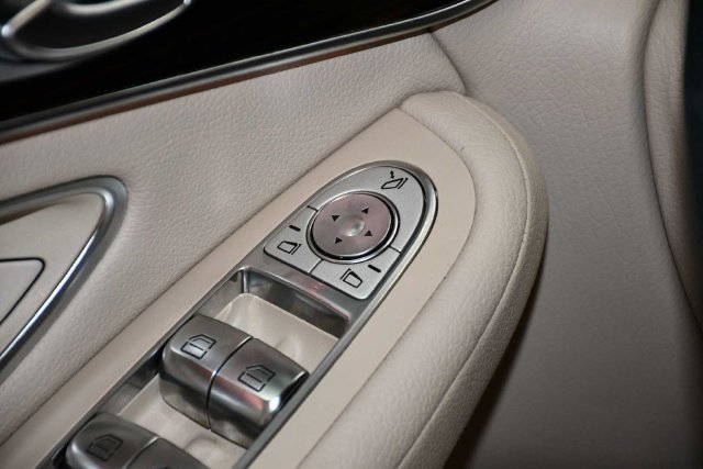 Used 2019 Mercedes-Benz GLC 300 image 23