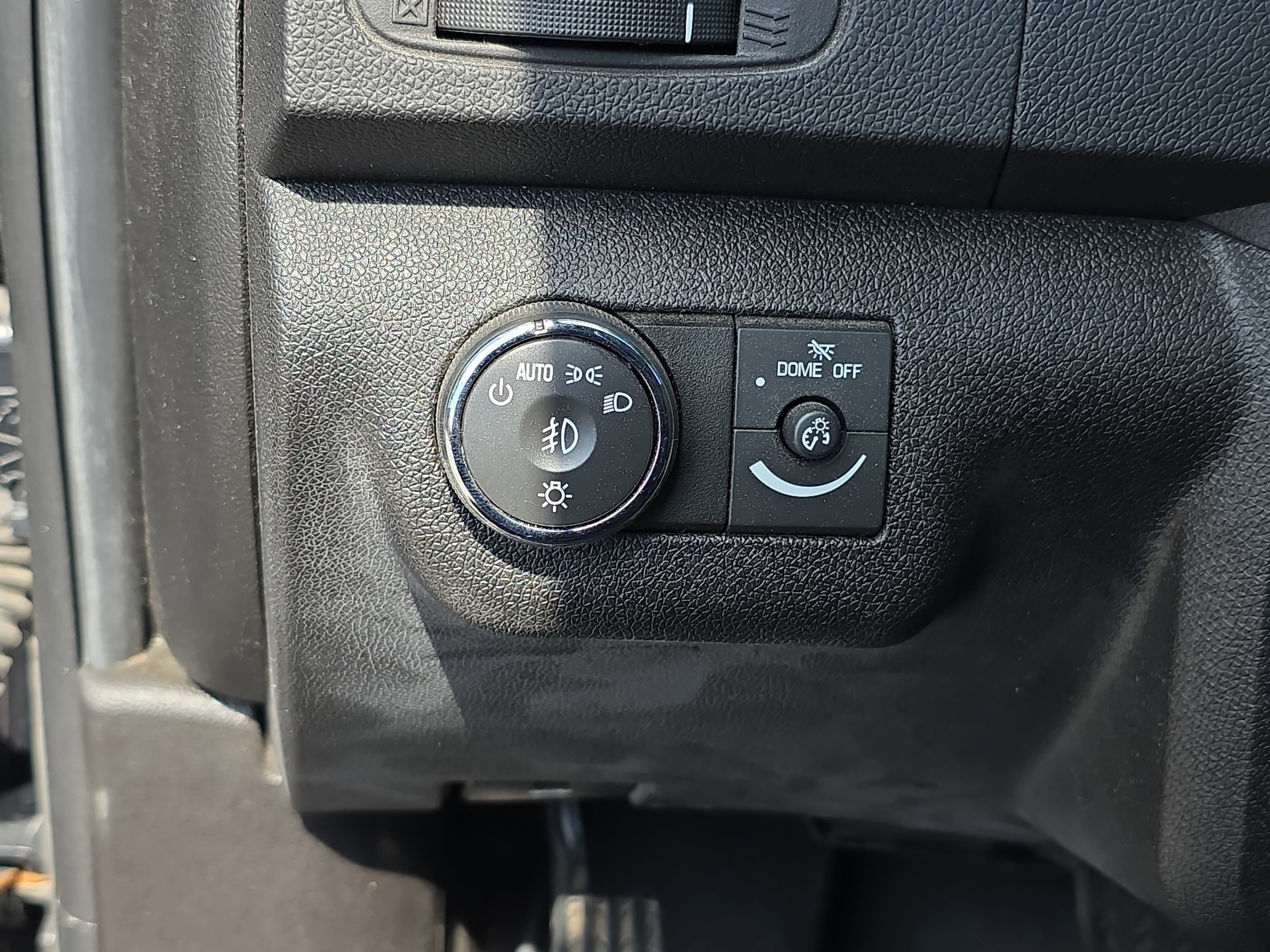 Used 2012 GMC Acadia SLE w/ LPO, 'HIT The Road' Package FWD image 26
