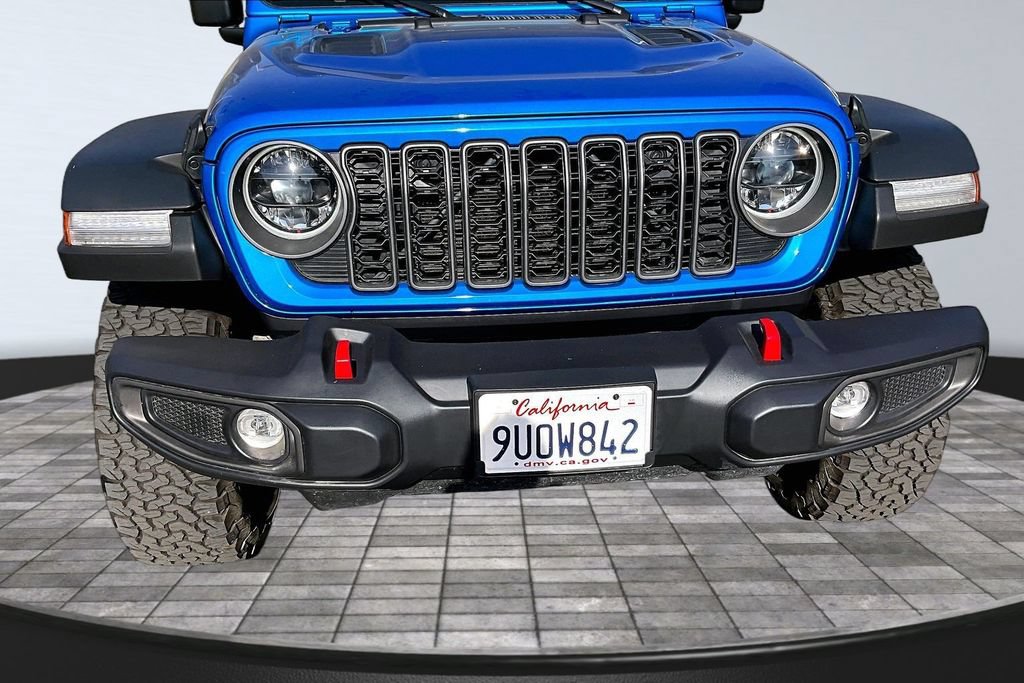 Used 2025 Jeep Wrangler Unlimited Rubicon w/ Convenience Group AWD/4WD image 29