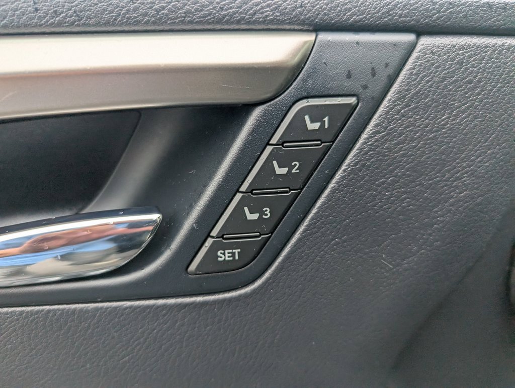 Used 2022 Lexus RX 450hL Luxury image 21