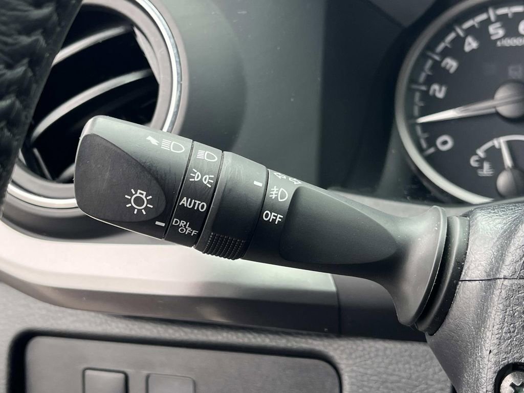 Used 2023 Toyota Tacoma SR5 w/ Technology Package image 31