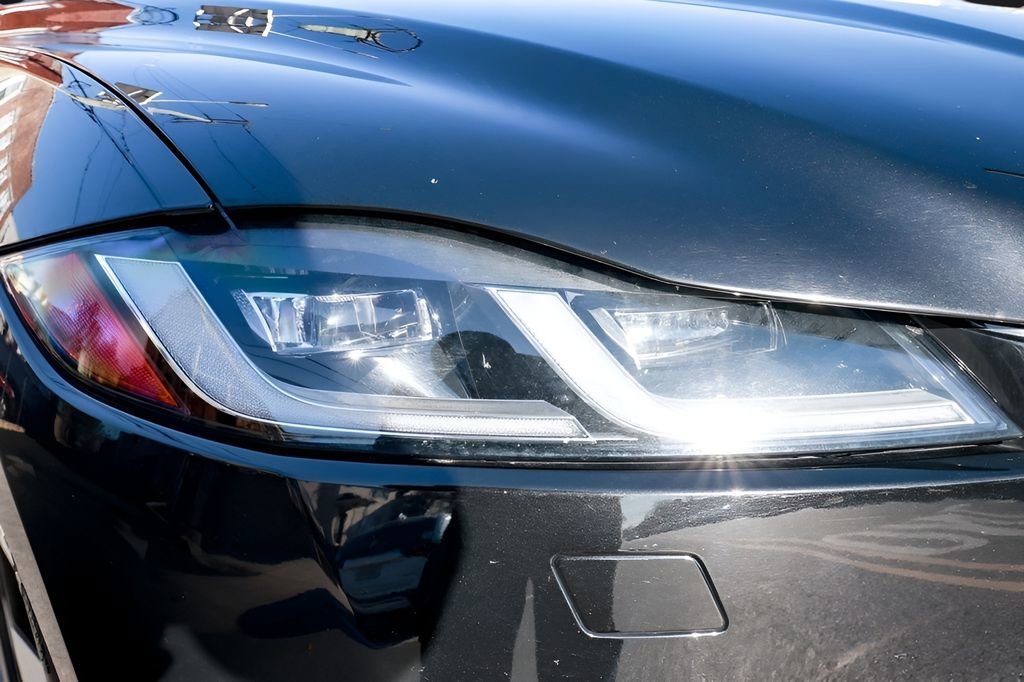 Used 2024 Jaguar F-PACE R-Dynamic S image 34