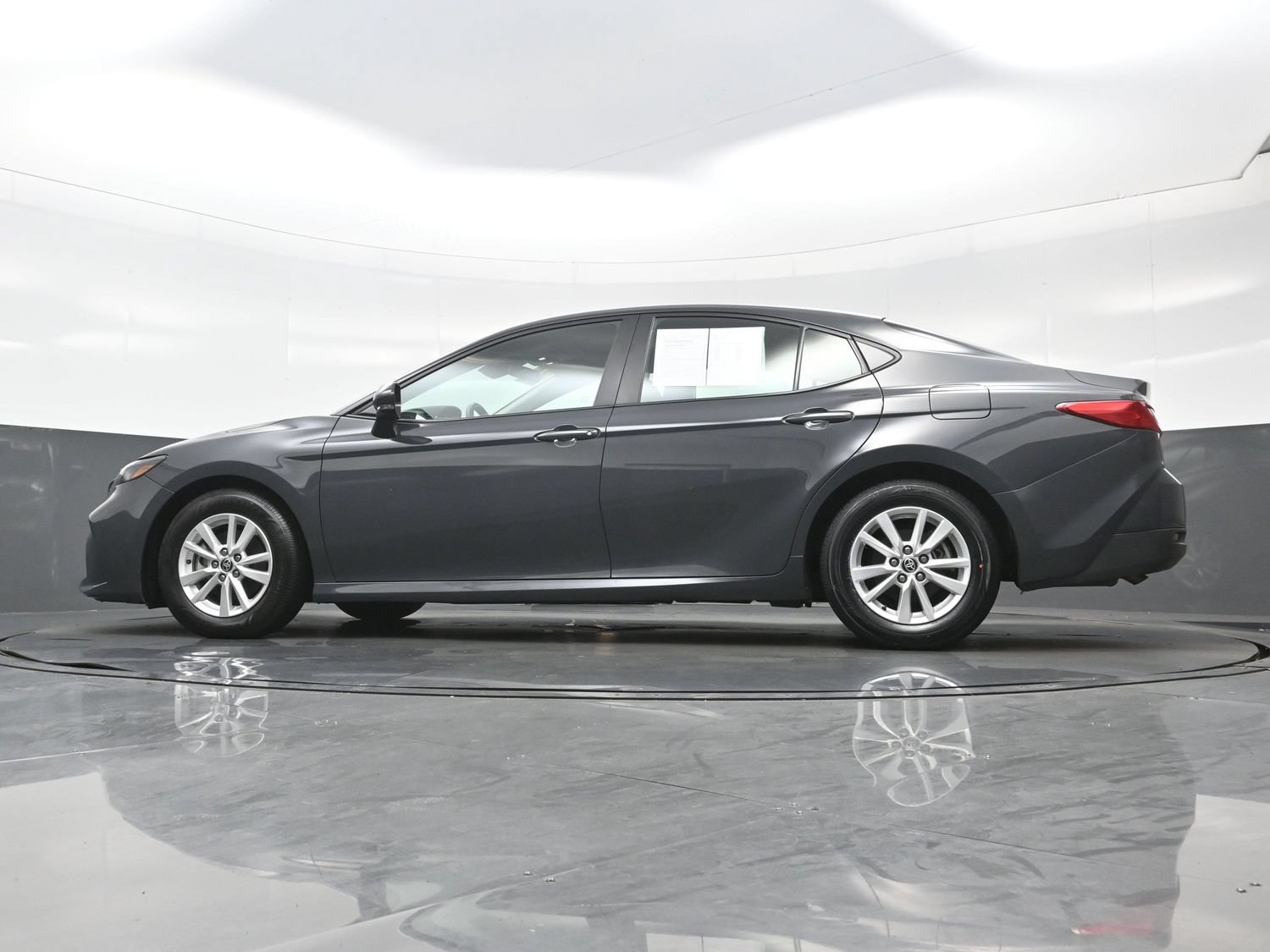 Used 2025 Toyota Camry LE FWD image 29