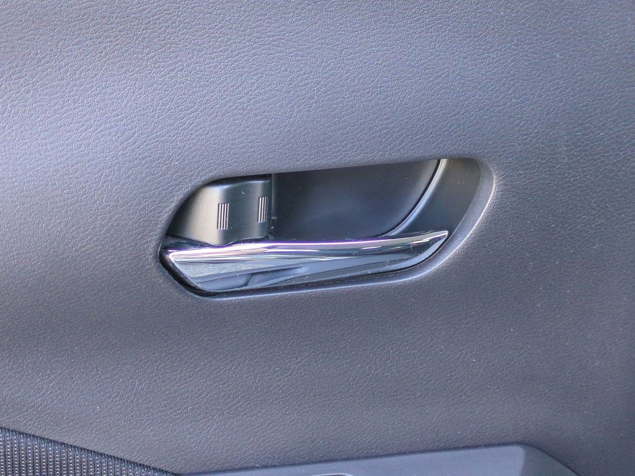 Certified 2021 Nissan Kicks SV FWD image 28