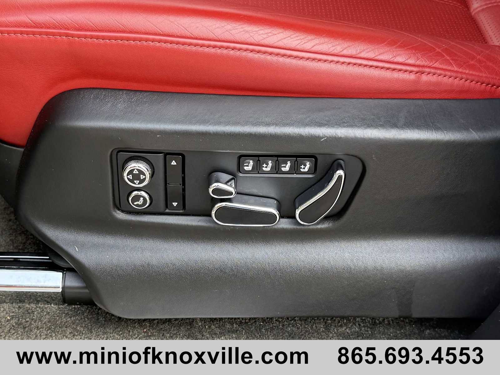 Used 2019 Bentley Bentayga image 11