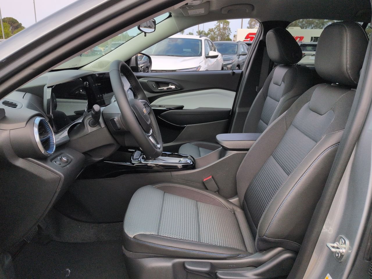 New 2026 Chevrolet Trax LT w/ Driver Confidence Package FWD image 20