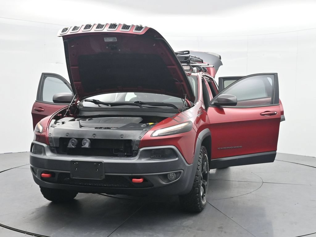 Used 2016 Jeep Cherokee Trailhawk w/ Comfort/Convenience Group AWD/4WD image 43