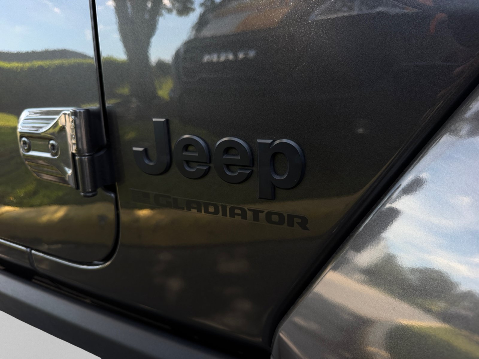 Used 2024 Jeep Gladiator Overland AWD/4WD image 29