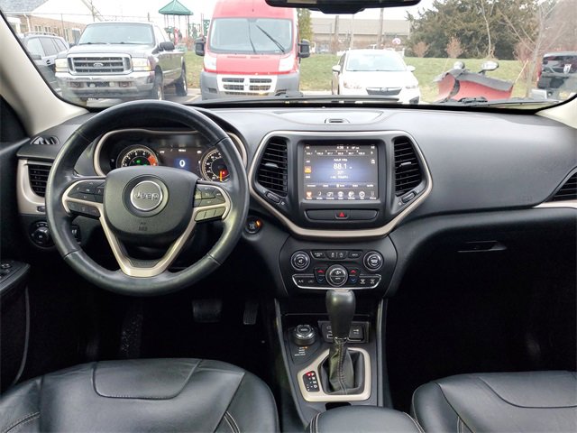 Used 2016 Jeep Cherokee Limited image 33