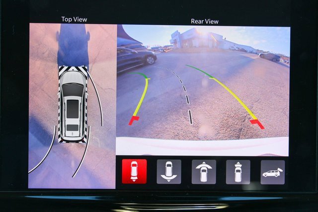 Used 2021 Chrysler Pacifica Touring-L image 32