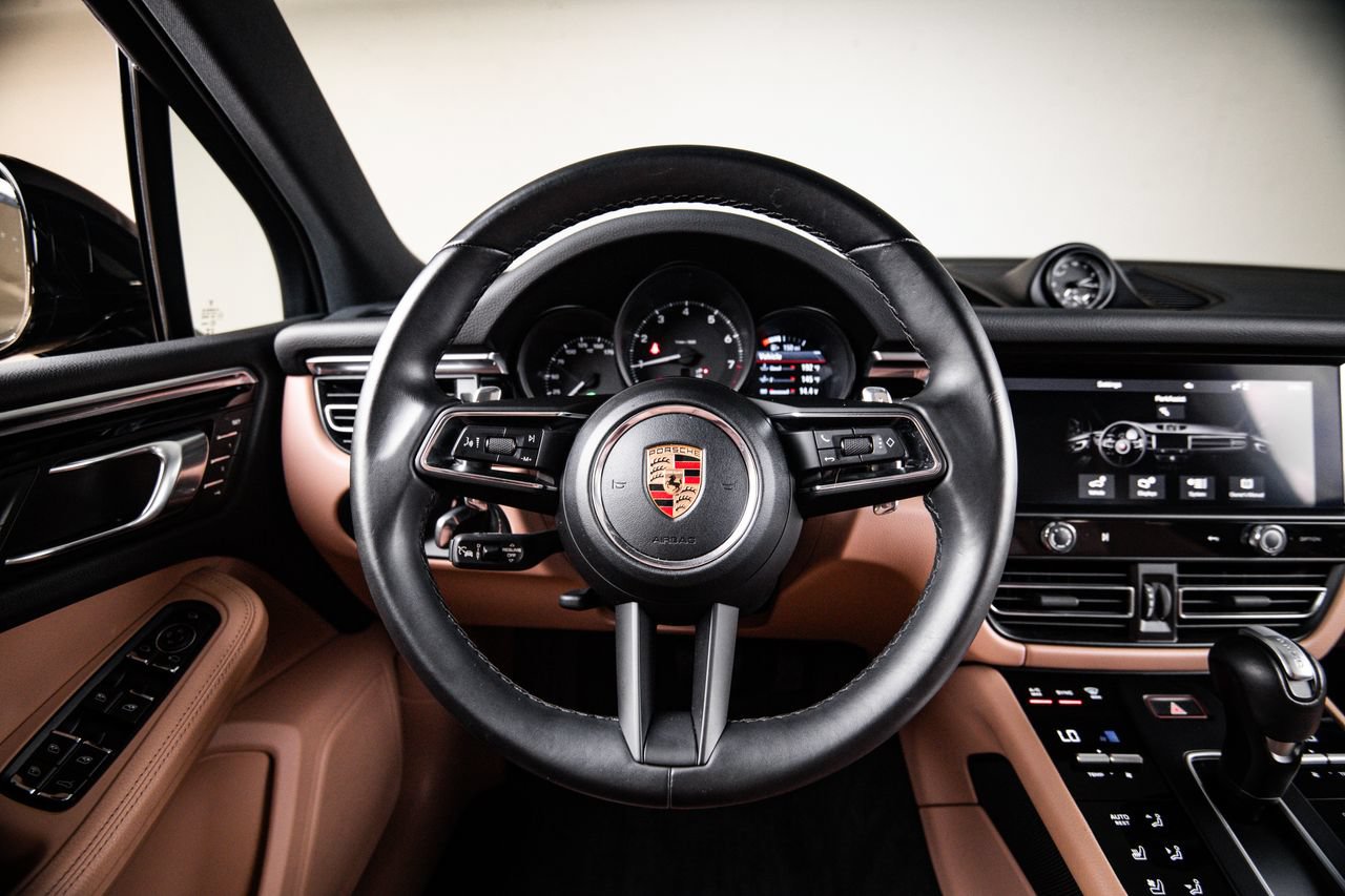 Certified 2023 Porsche Macan AWD/4WD image 26