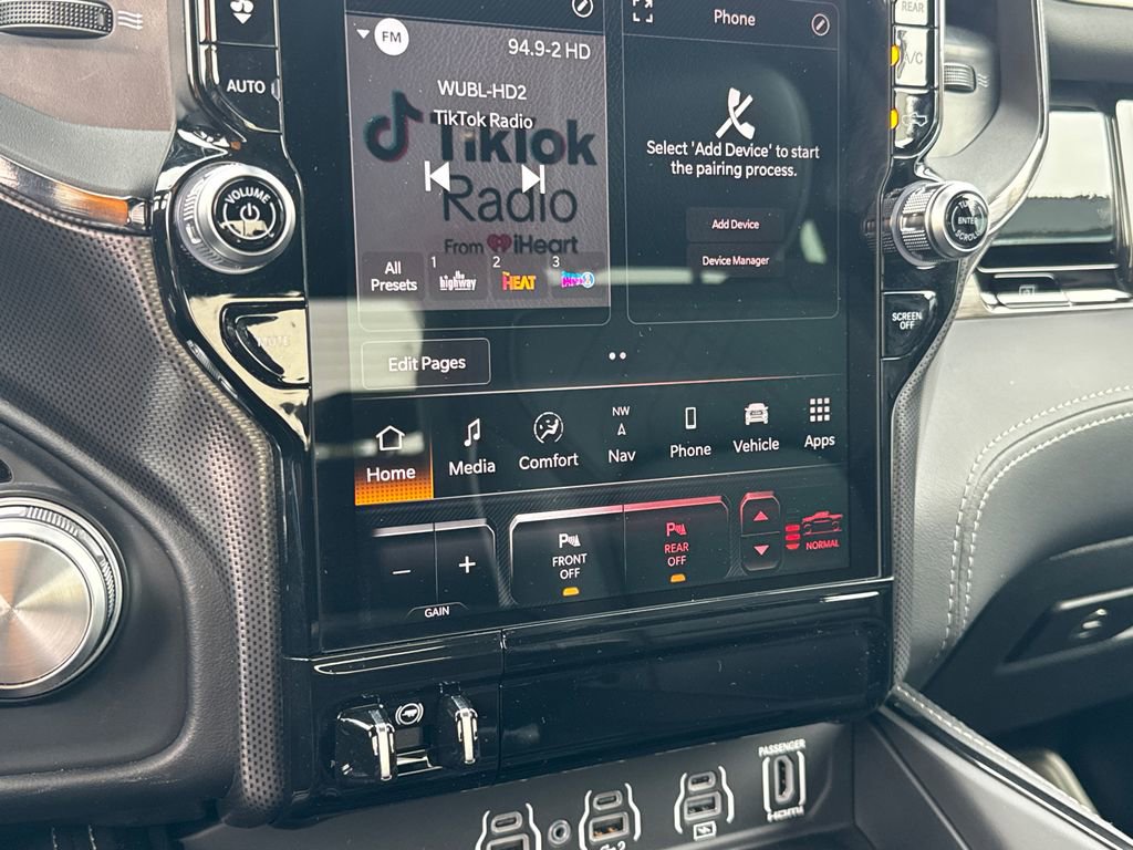 Used 2025 RAM 1500 Limited image 32