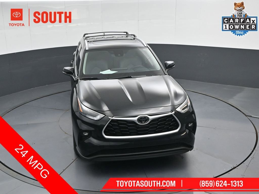 Used 2024 Toyota Highlander XLE AWD/4WD image 45