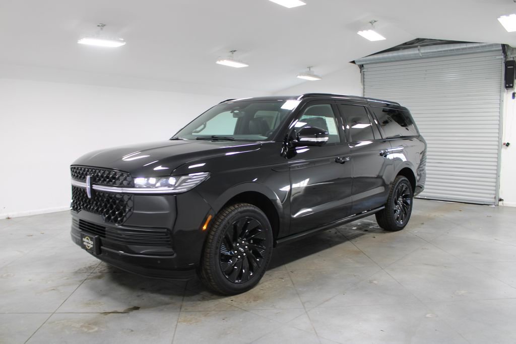 New 2026 Lincoln Navigator L Reserve w/ Jet Appearance Package video 3