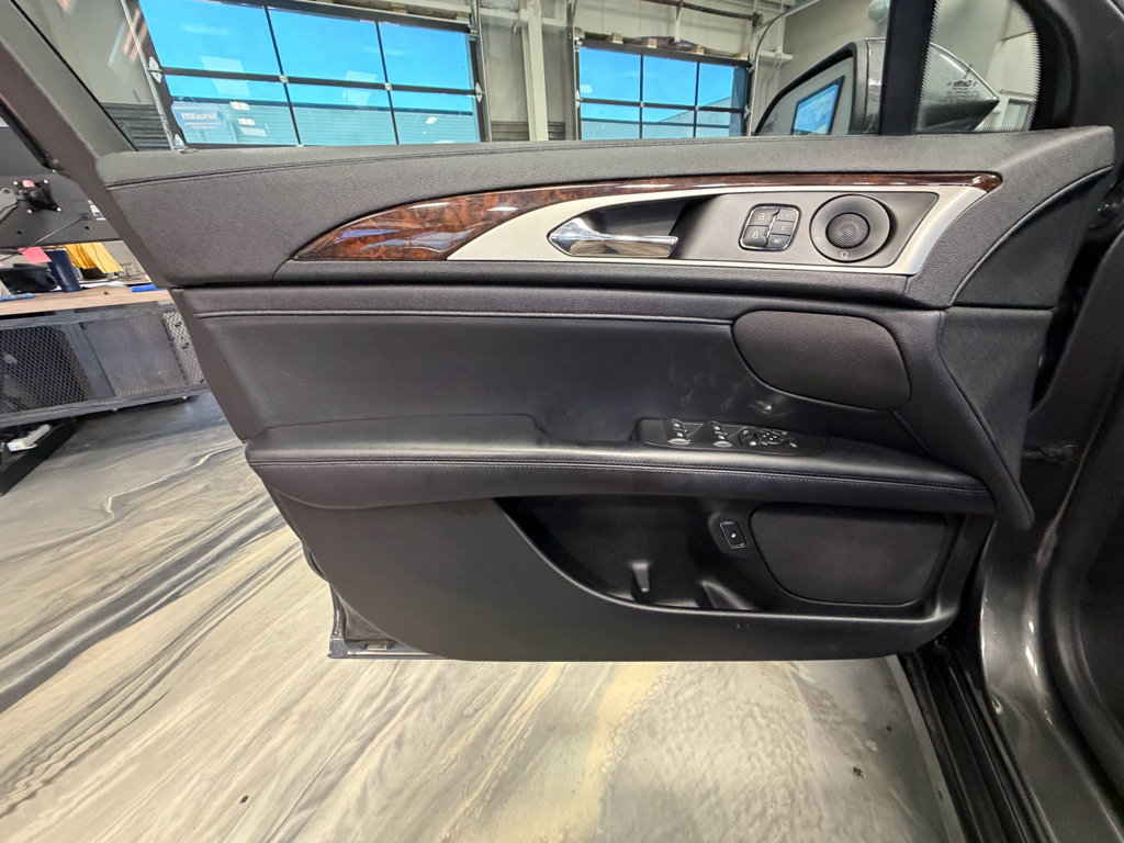 Used 2019 Lincoln MKZ Reserve FWD image 59
