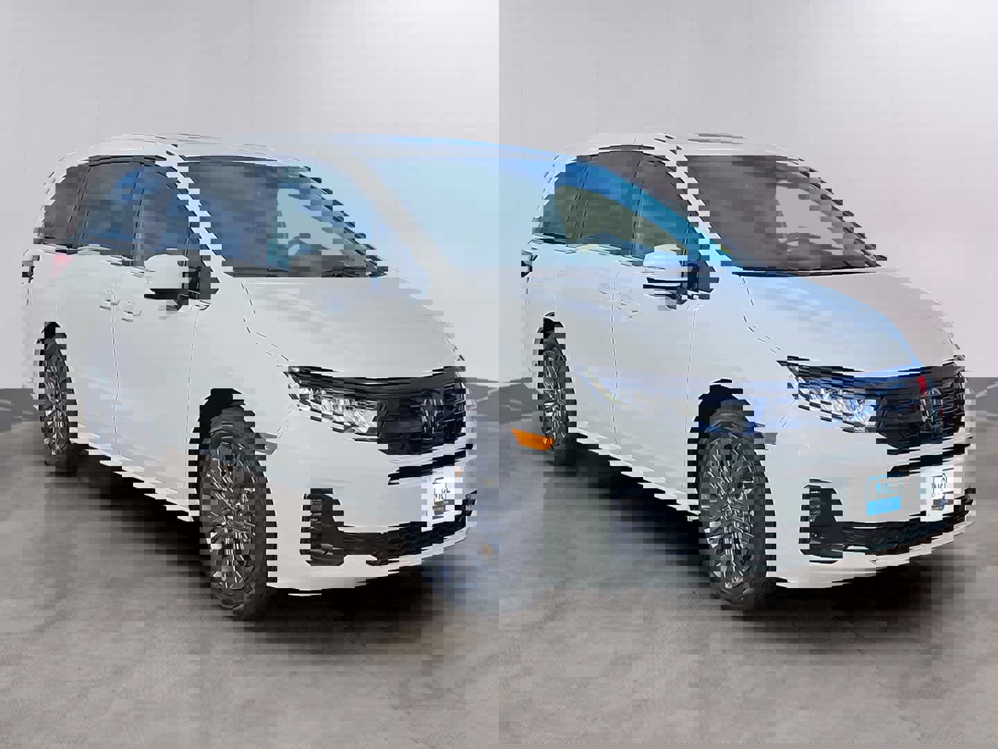 New 2026 Honda Odyssey Touring image 2