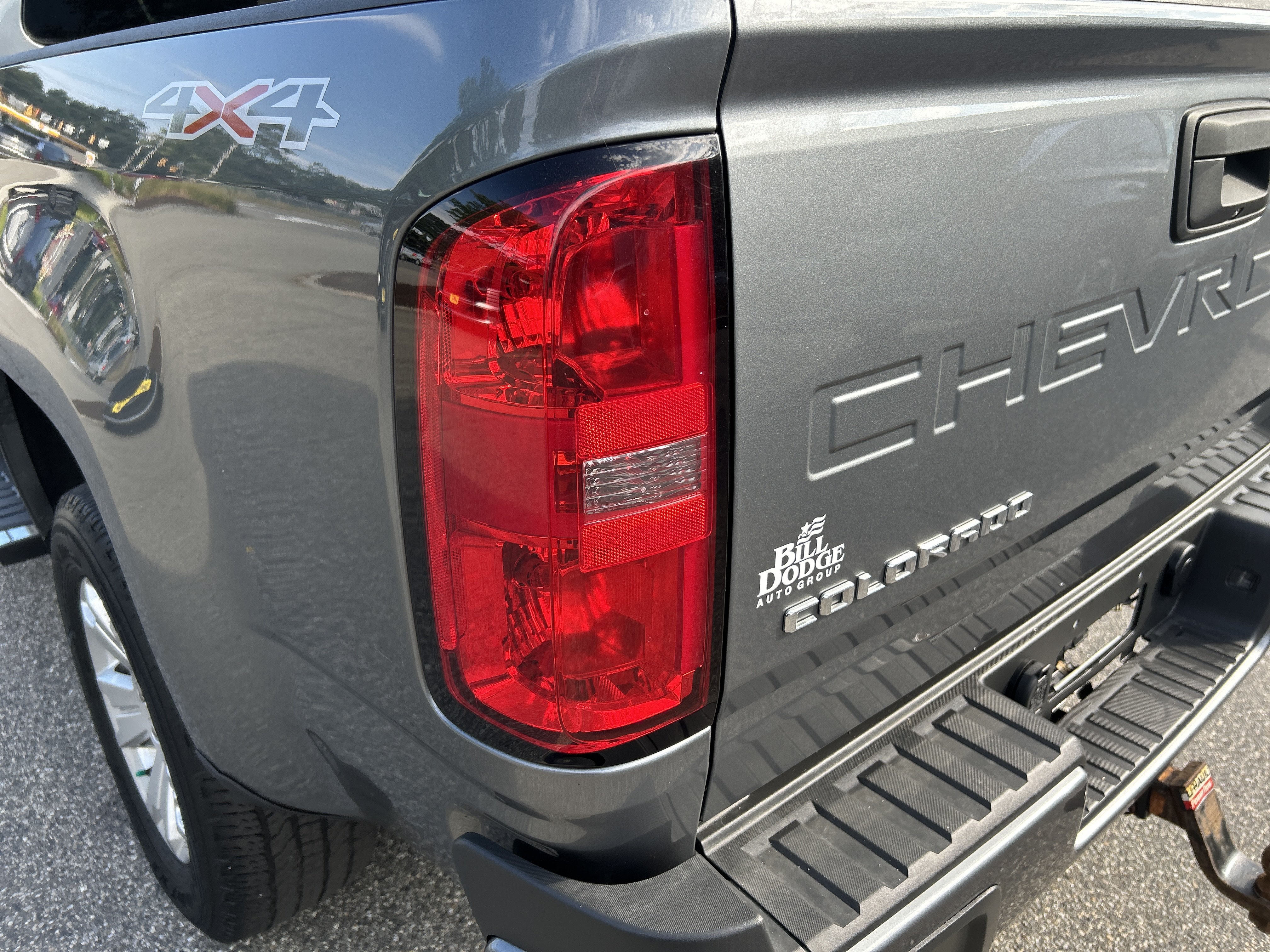 Used 2022 Chevrolet Colorado LT AWD/4WD image 11