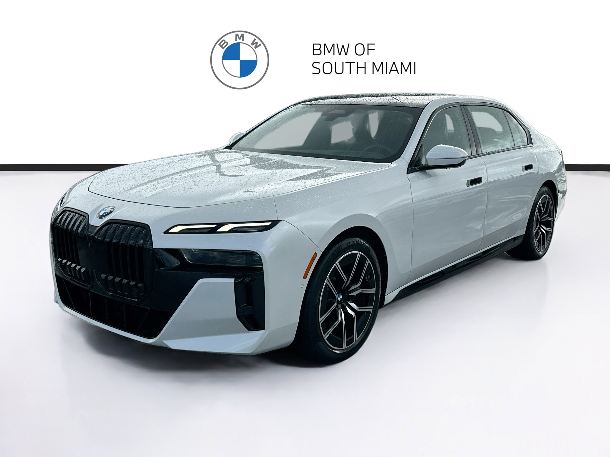 Used 2023 BMW 740i w/ Parking Assistance Package RWD image 3