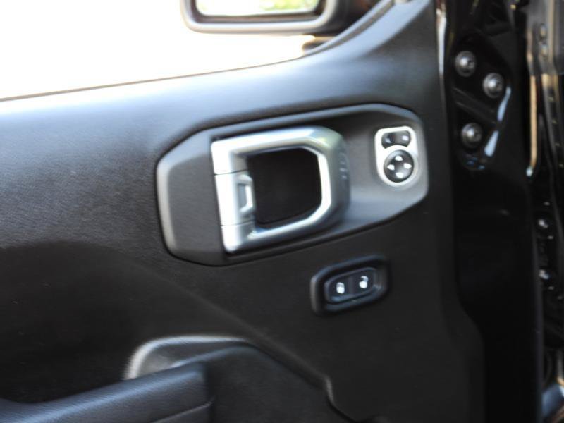 Used 2023 Jeep Gladiator Willys AWD/4WD image 45