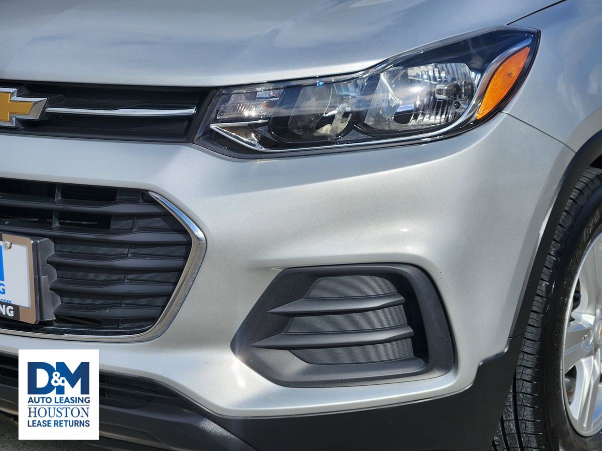 Used 2022 Chevrolet Trax LS w/ Tint and Cruise Package image 10