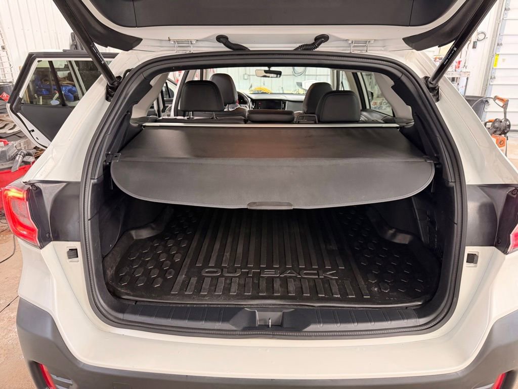 Used 2022 Subaru Outback Limited image 28