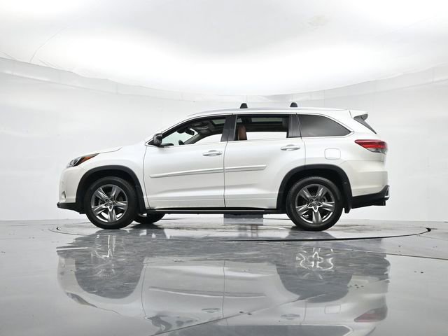 Used 2017 Toyota Highlander Limited Platinum image 41