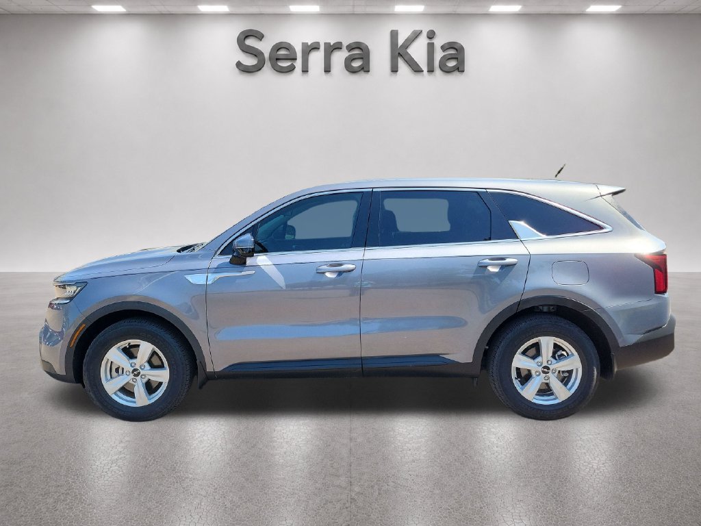 Used 2023 Kia Sorento LX FWD image 2