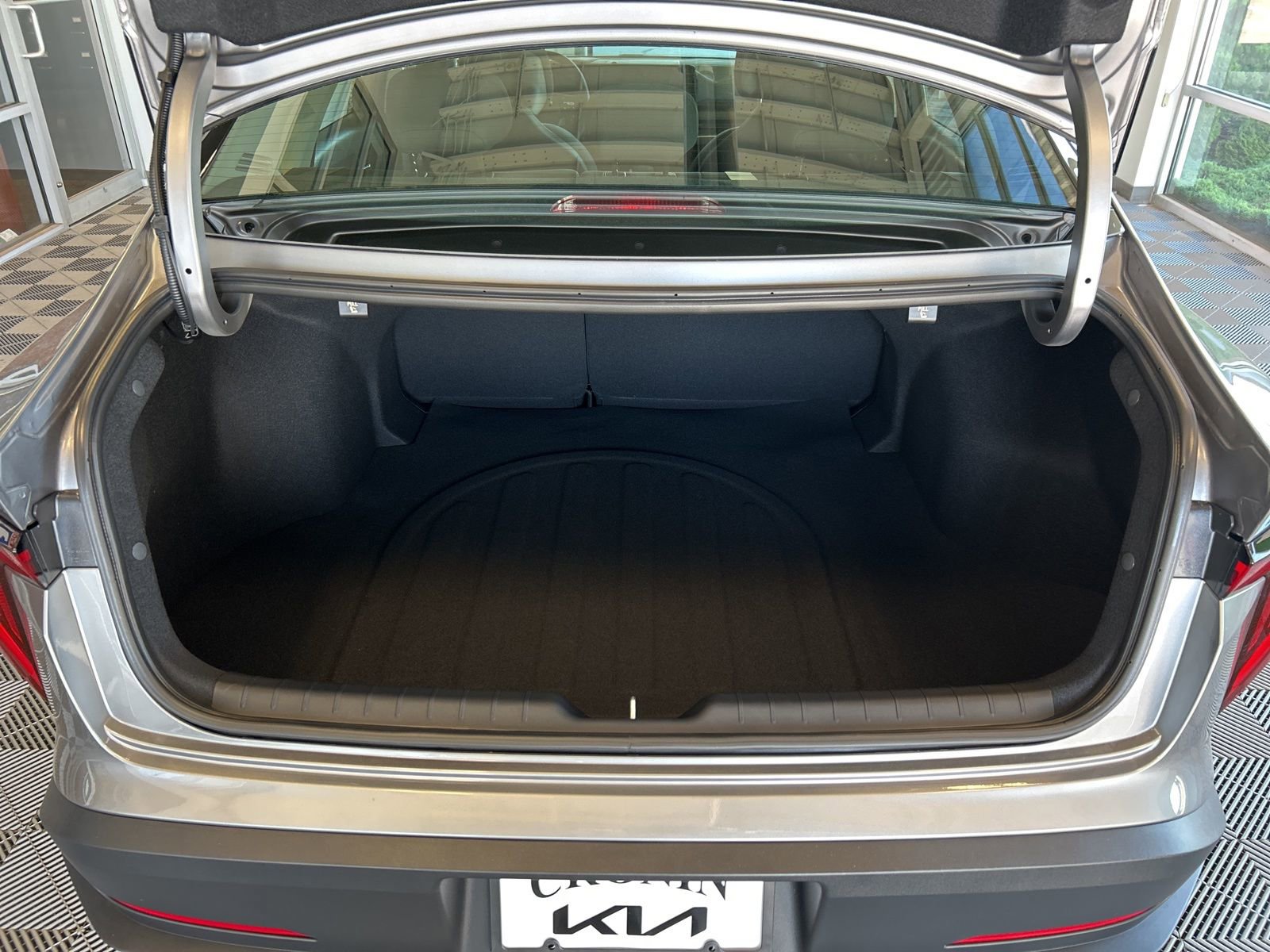 New 2025 Kia K4 LXS image 9