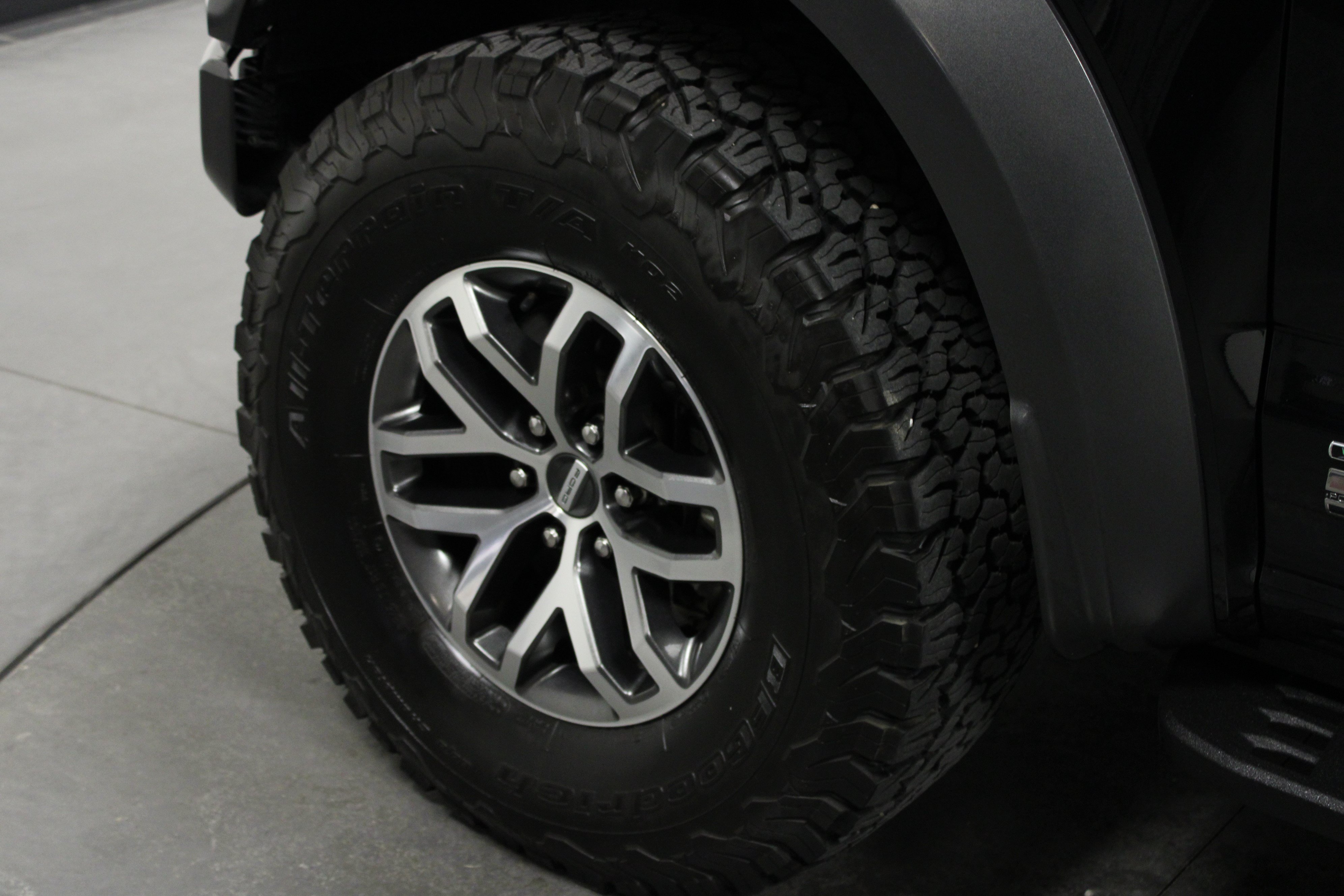 Used 2017 Ford F150 Raptor w/ Equipment Group 802A Luxury AWD/4WD image 10