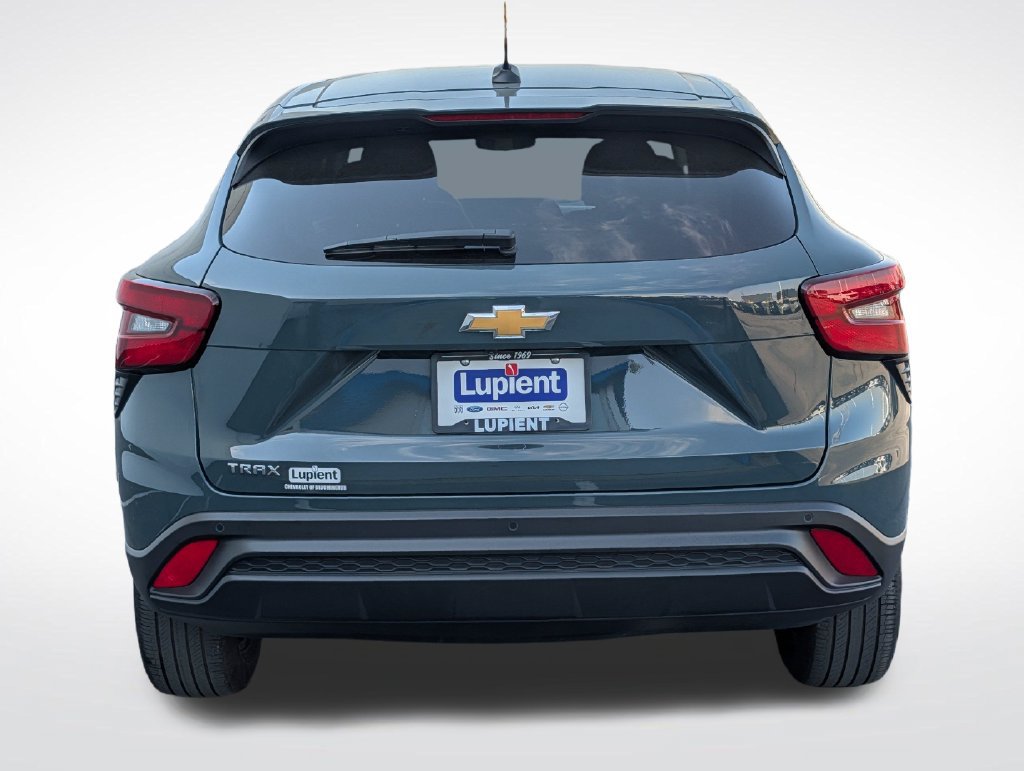 Used 2025 Chevrolet Trax LS w/ Driver Confidence Package FWD image 4