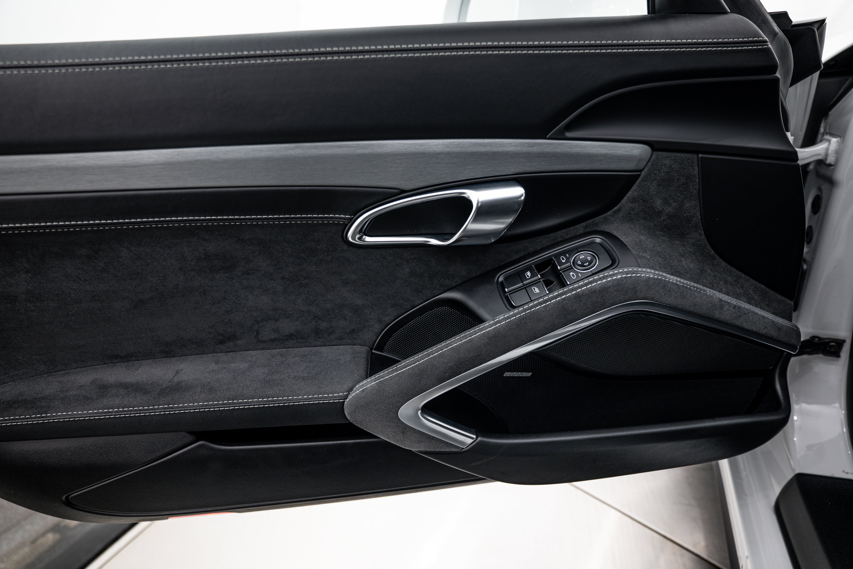 Certified 2018 Porsche 911 GT3 image 17