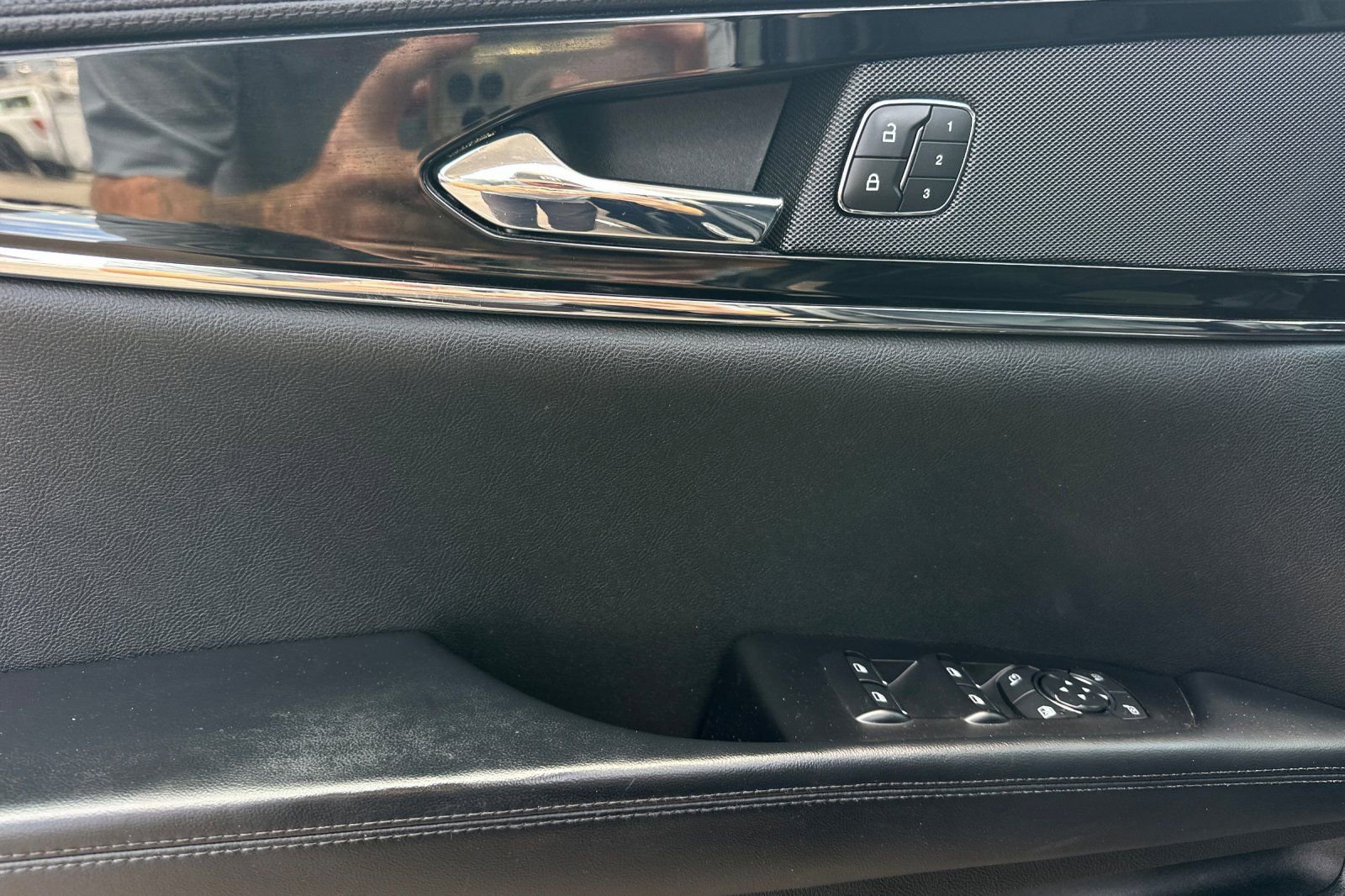 Certified 2022 Lincoln Nautilus FWD w/ Premium Package image 10
