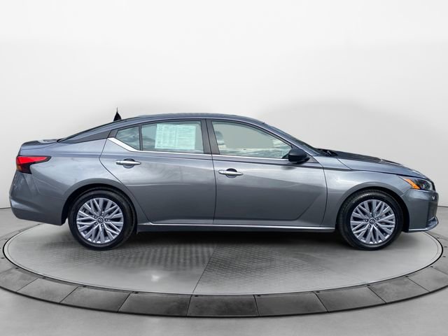 Used 2024 Nissan Altima 2.5 SV image 6