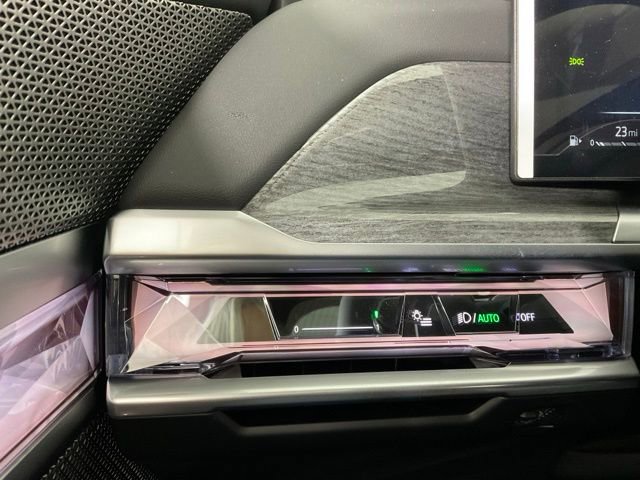 Used 2024 BMW 760i xDrive image 26