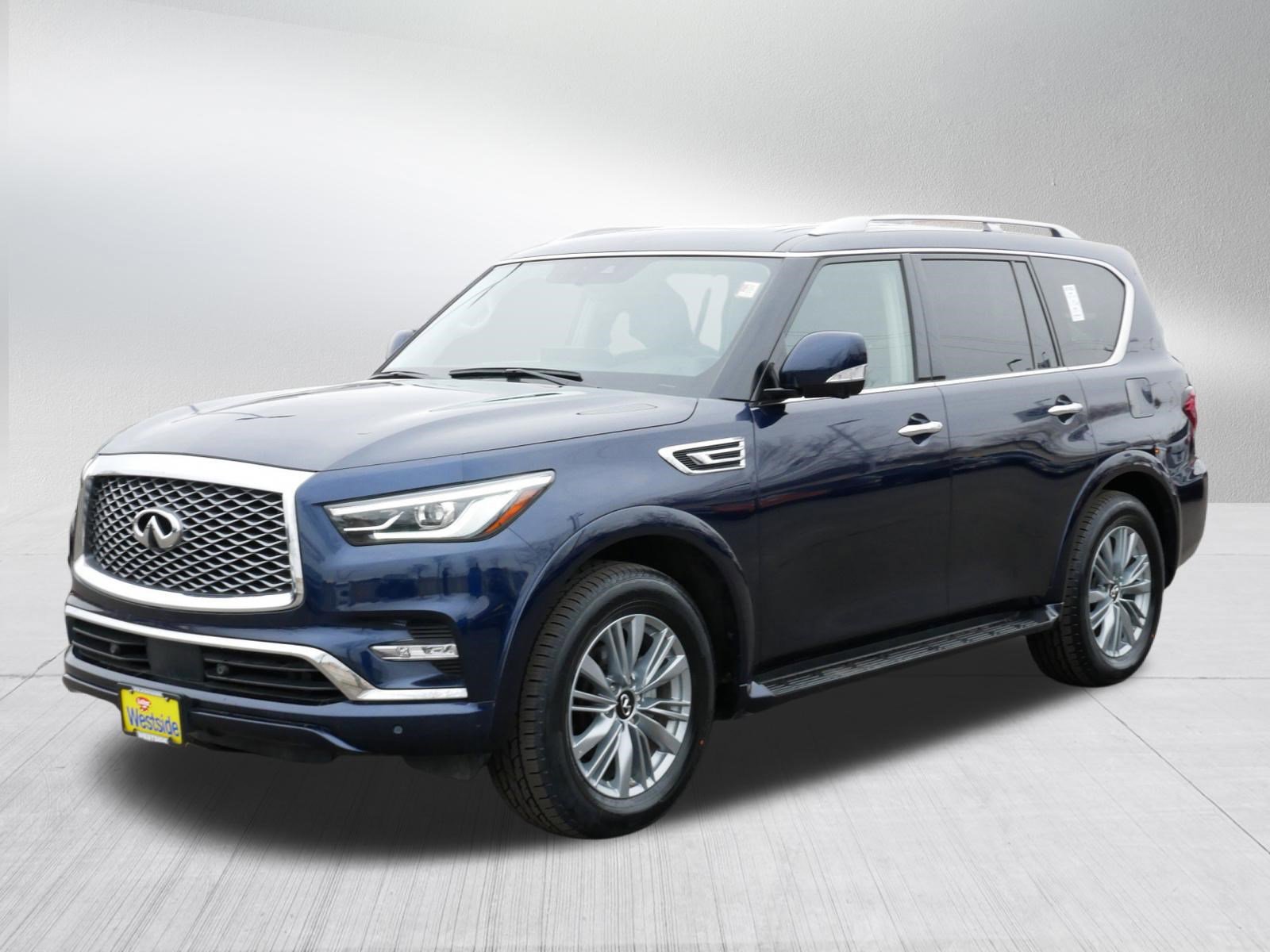 Used 2024 INFINITI QX80 Luxe image 3