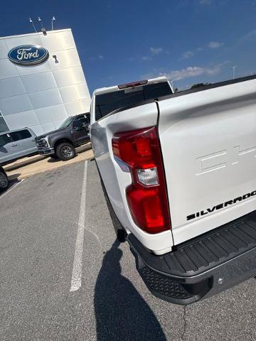 Used 2022 Chevrolet Silverado 2500 LTZ w/ LTZ Plus Package AWD/4WD image 16