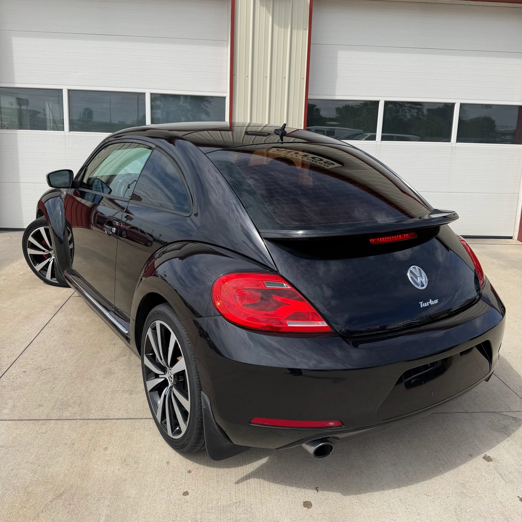 Used 2012 Volkswagen Beetle Launch Edition FWD image 14