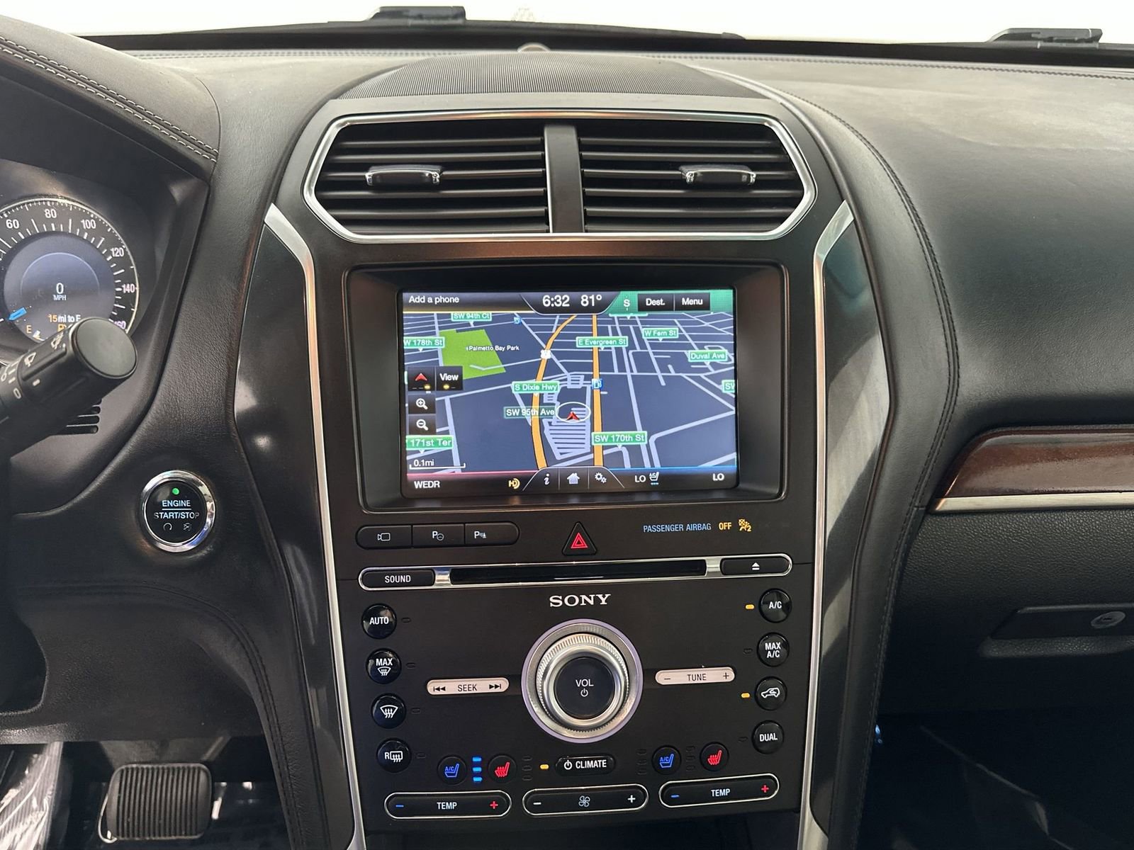 Used 2016 Ford Explorer Platinum image 25