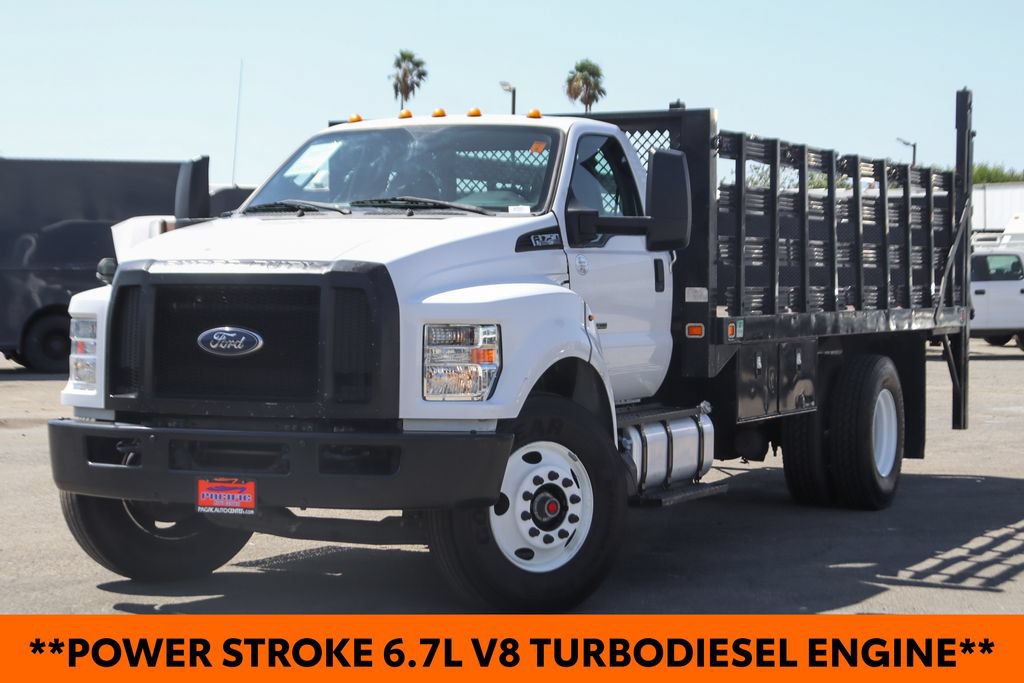 Used 2017 Ford F750 2WD Regular Cab Super Duty image 3