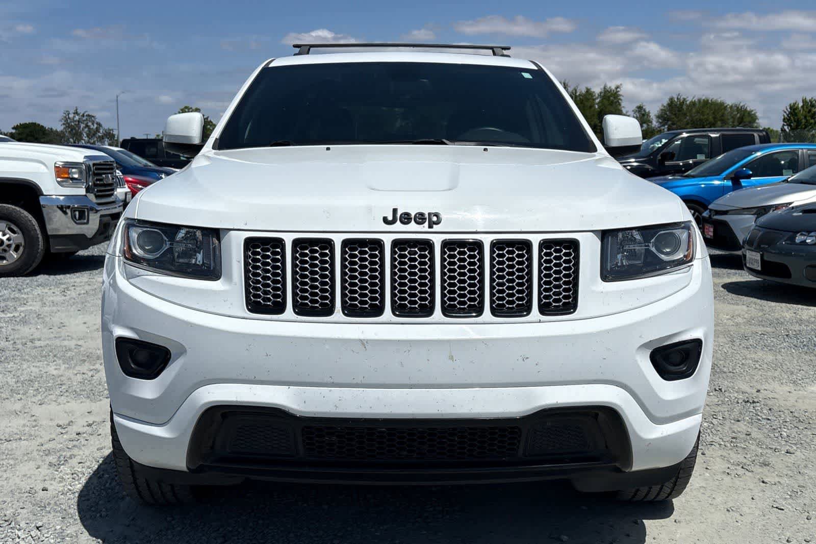 Used 2015 Jeep Grand Cherokee Altitude RWD image 11